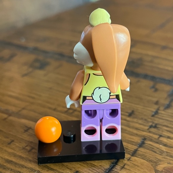 LEGO Collectible Minifigure Lola Bunny Looney Tunes!! - Picture 3 of 6